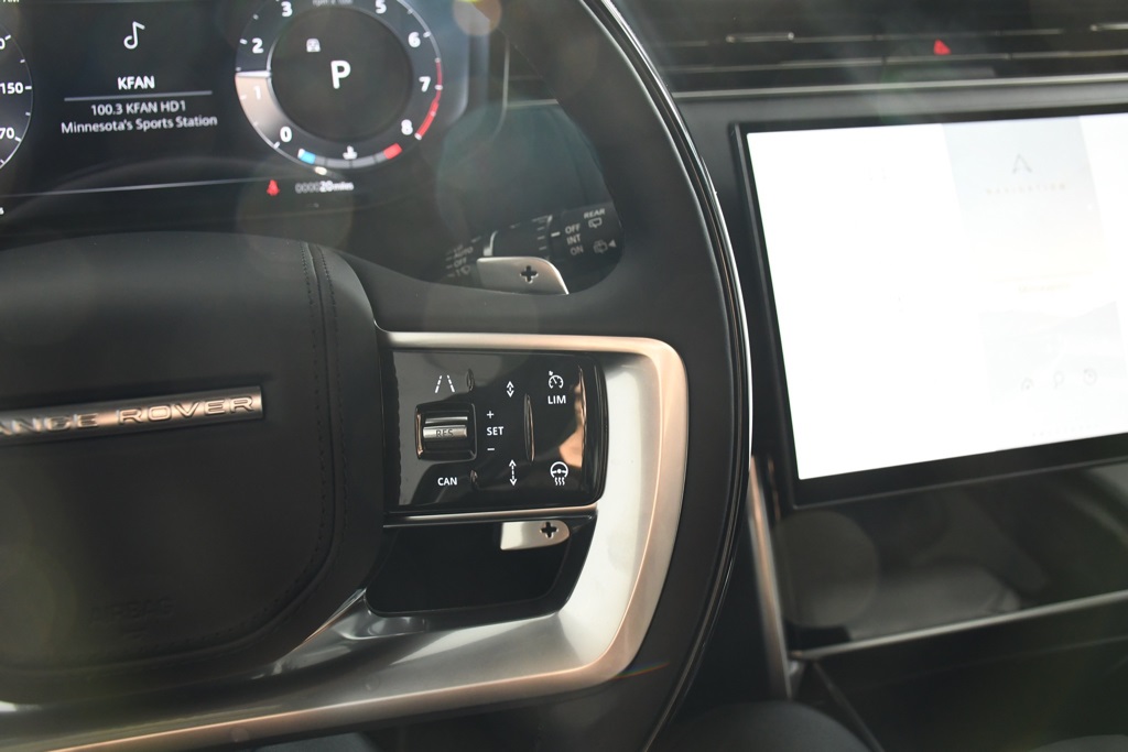 2025 Land Rover Range Rover Autobiography photo 28
