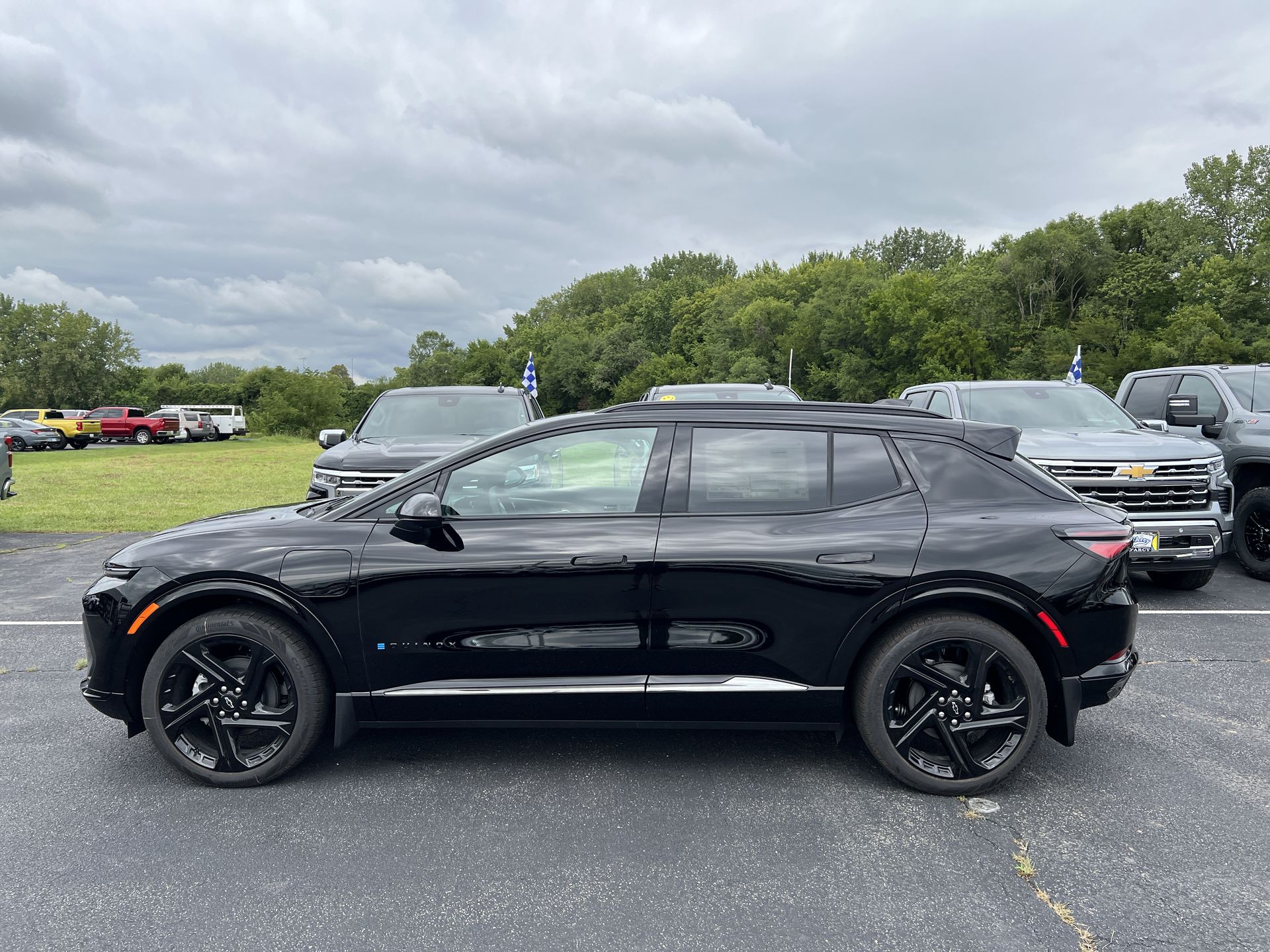 2025 Chevrolet Equinox EV 3RS photo 2