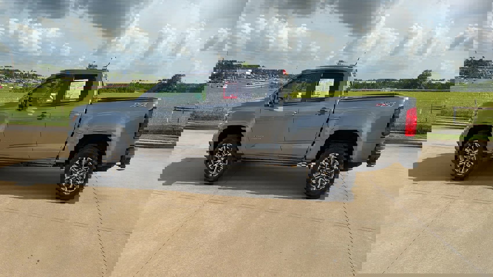 2022 Chevrolet Colorado LT photo 5
