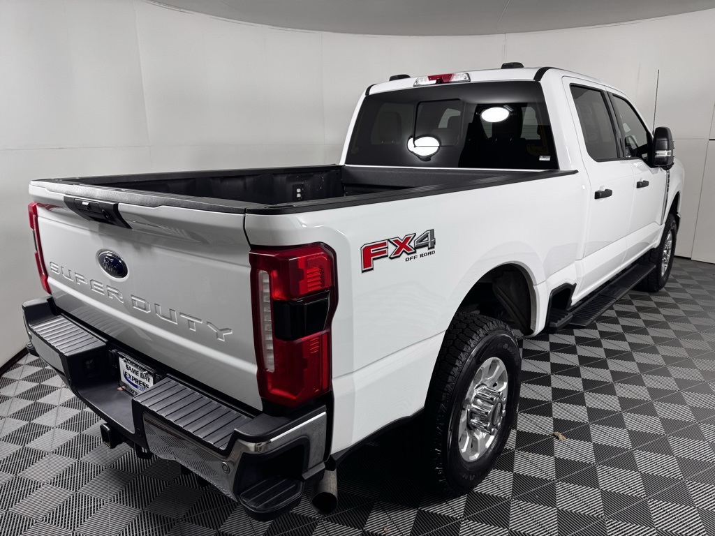 2024 Ford F-350 XLT photo 4