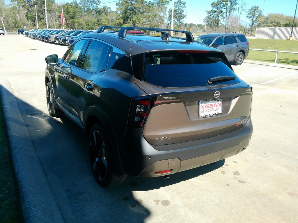 2025 Nissan Kicks SR photo 5