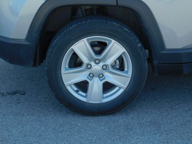 2022 Jeep Compass Latitude photo 6