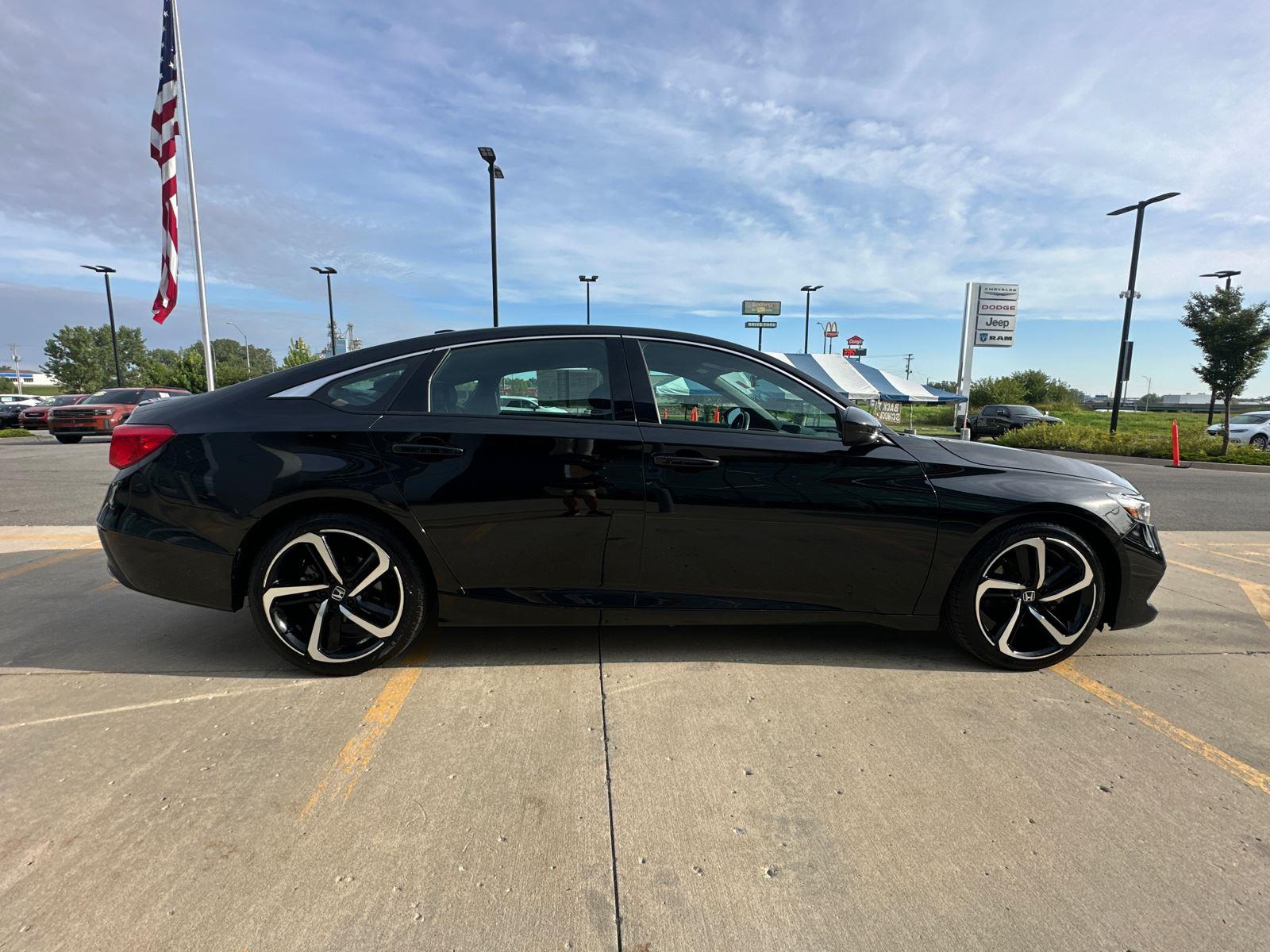 2022 Honda Accord Sport photo 3