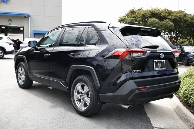 2024 Toyota RAV4 Hybrid XLE photo 6
