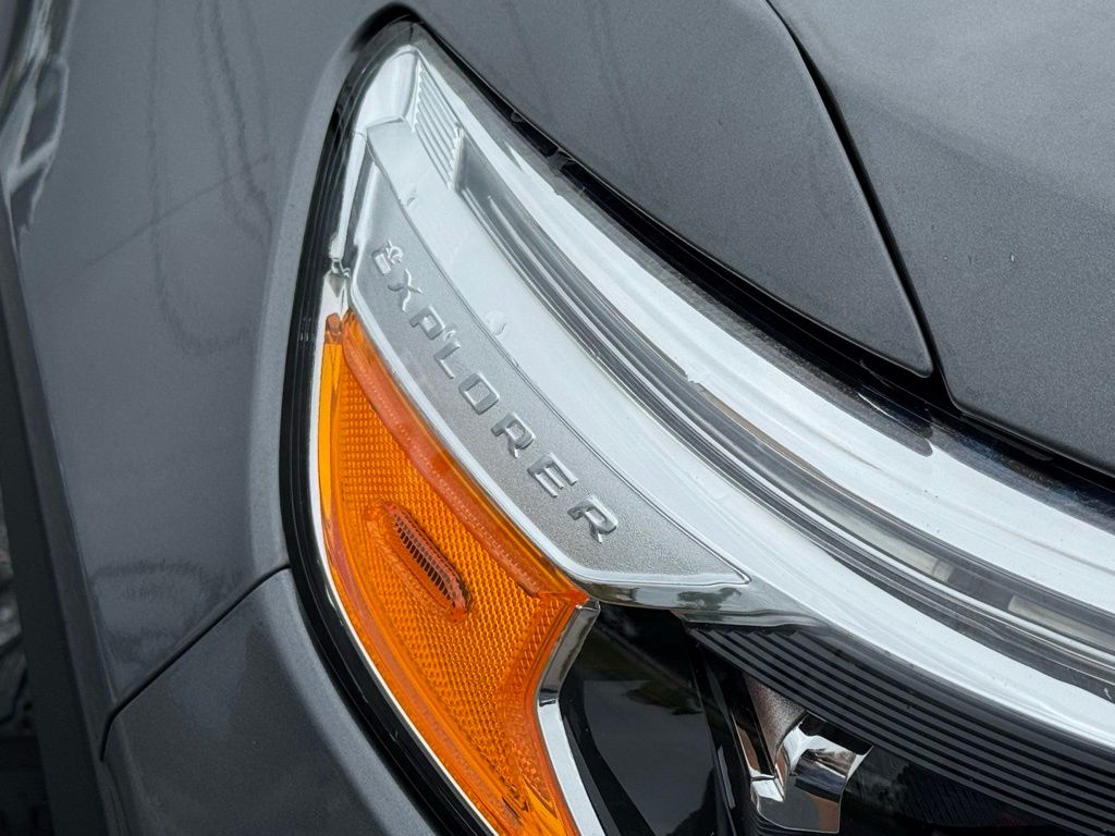 2023 Ford Explorer Limited photo 4