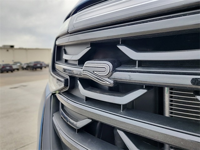 2025 Volkswagen Atlas Cross Sport SEL R-Line photo 7