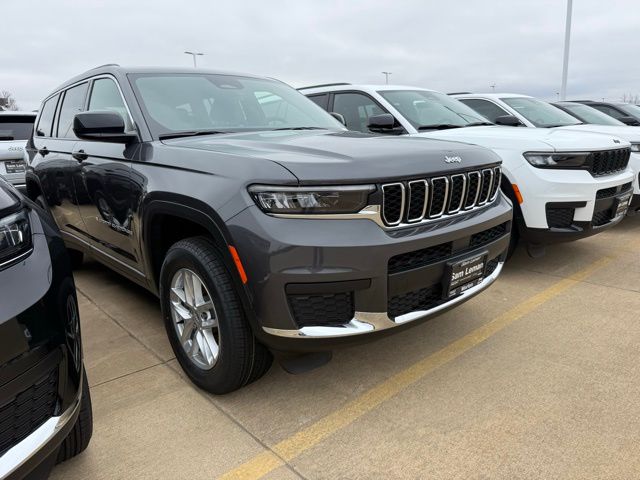2025 Jeep Grand Cherokee L Laredo's photo