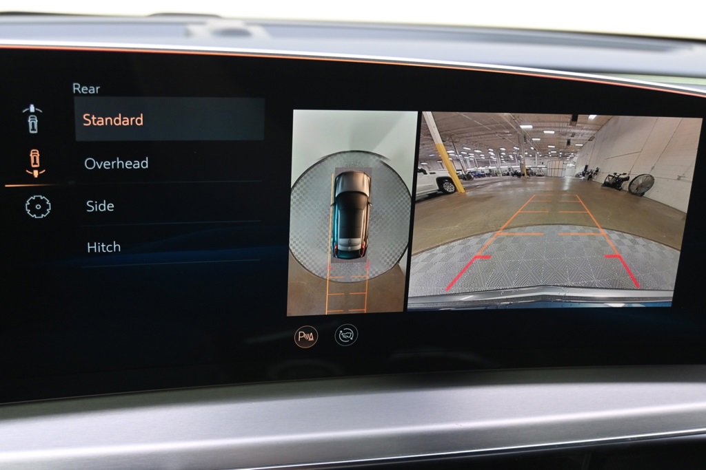 2025 Cadillac Lyriq Luxury photo 25