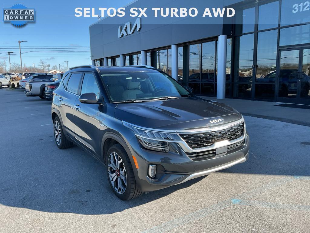 2022 Kia Seltos SX's photo