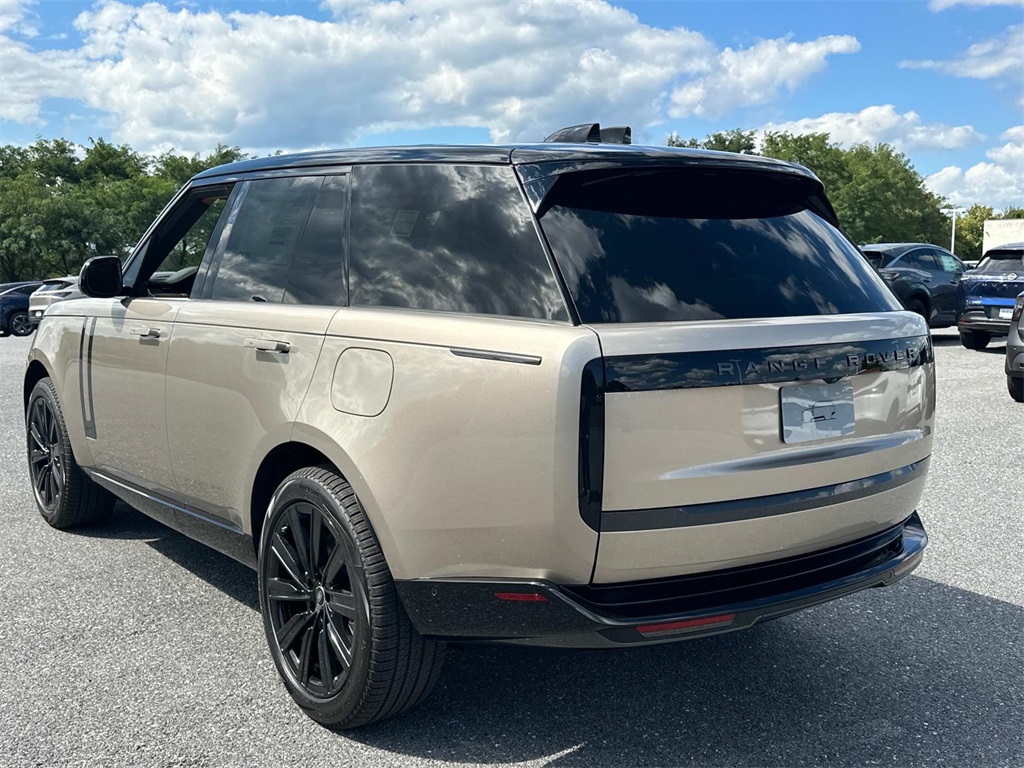 2025 Land Rover Range Rover SE photo 13