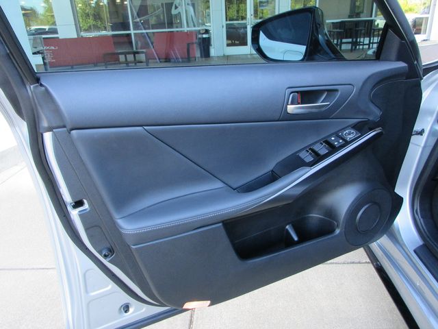 2024 Lexus IS 300 photo 10