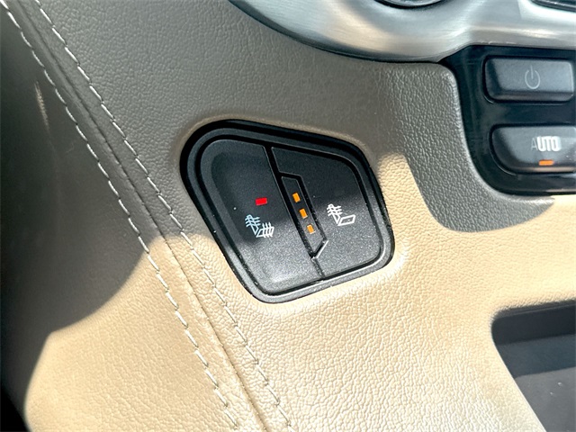 2019 Gmc Yukon SLT photo 32