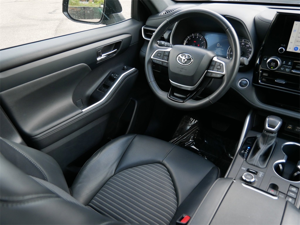 2024 Toyota Highlander XSE photo 13