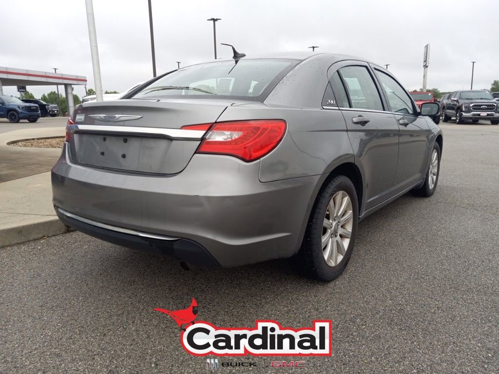 2011 Chrysler 200 Touring photo 6