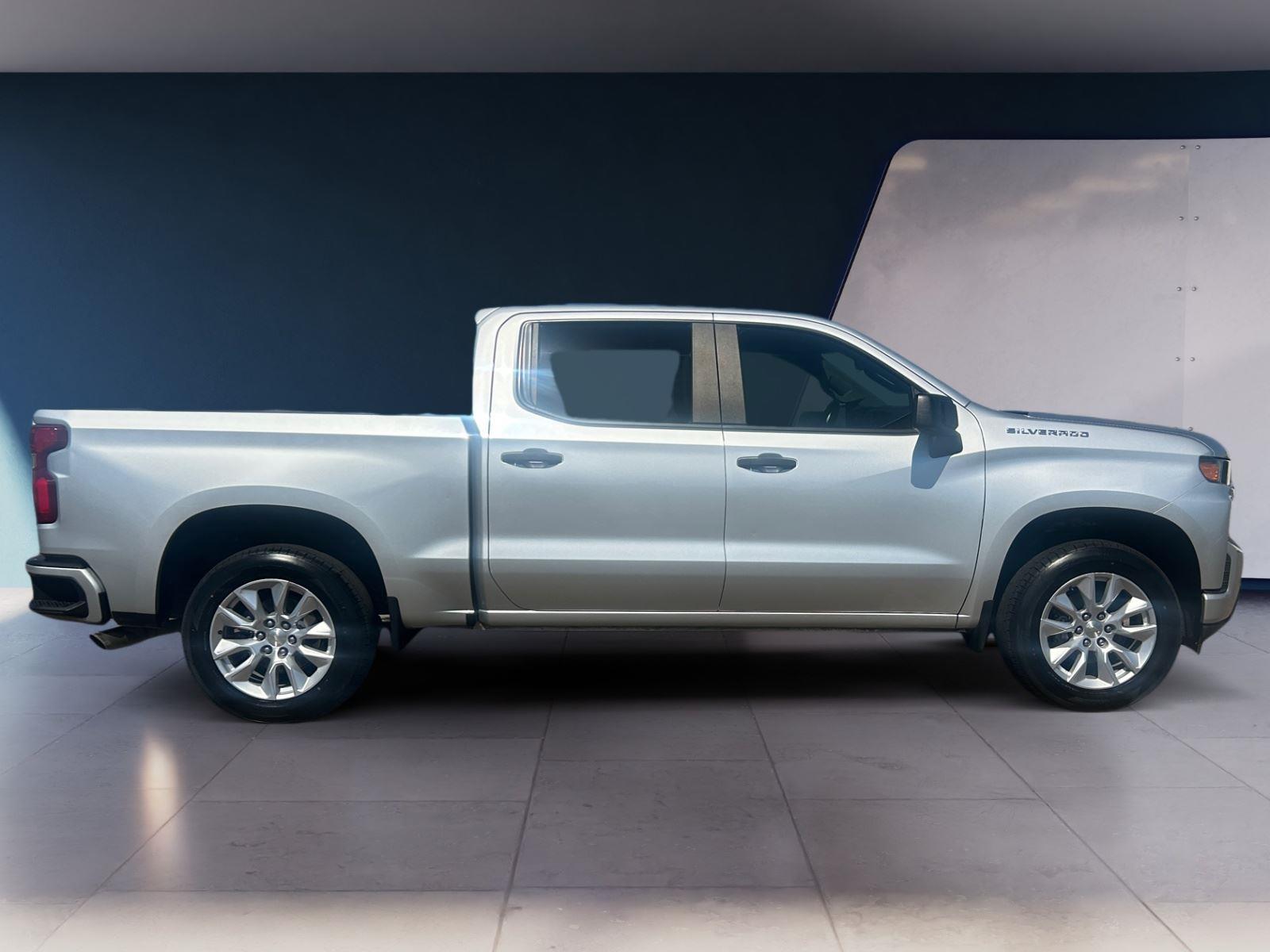 2020 Chevrolet Silverado 1500 Custom photo 2
