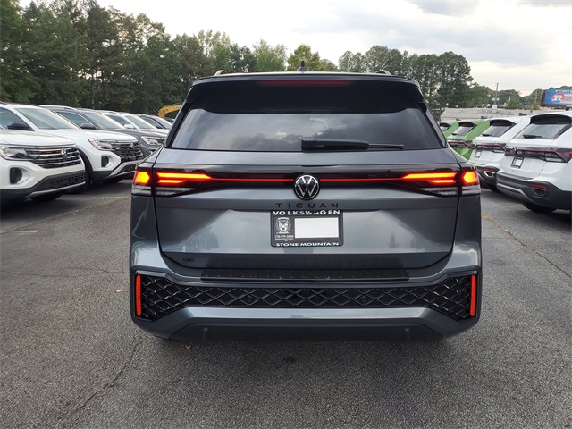 2025 Volkswagen Tiguan SE R-Line Black photo 4