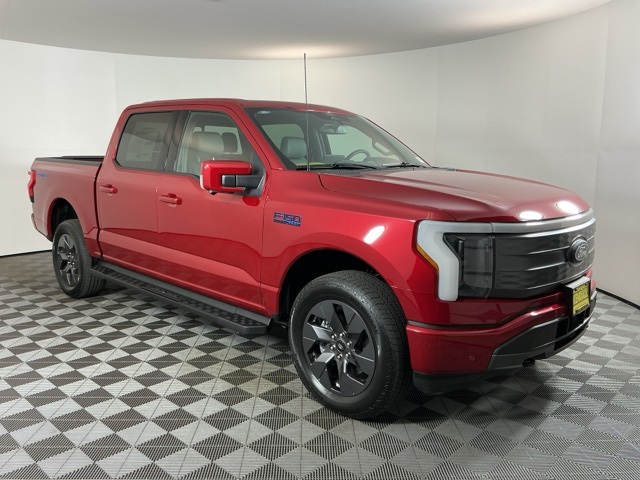 2025 Ford F-150 Lightning Lariat photo 3