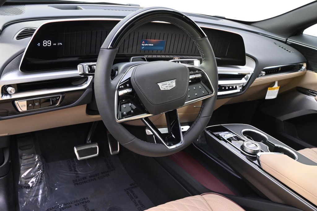 2025 Cadillac Lyriq Luxury photo 11