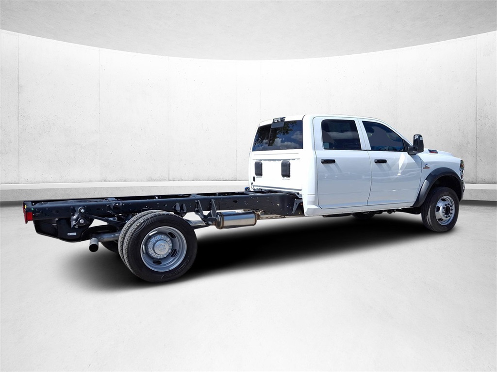 2025 Ram 4500 Tradesman photo 3