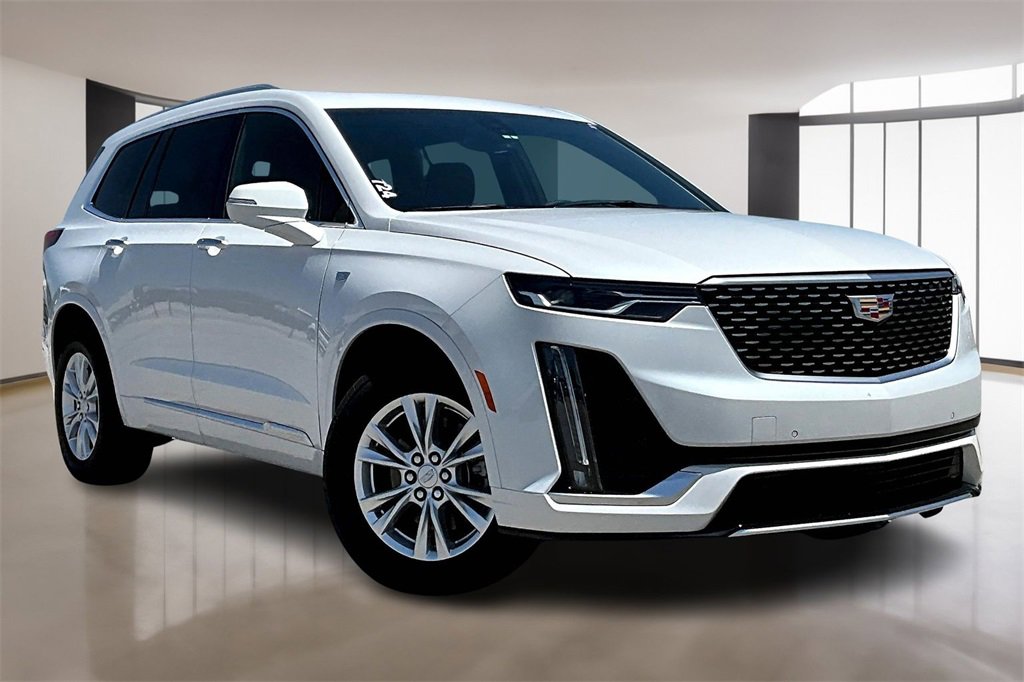 2025 Cadillac XT6 Luxury photo 2