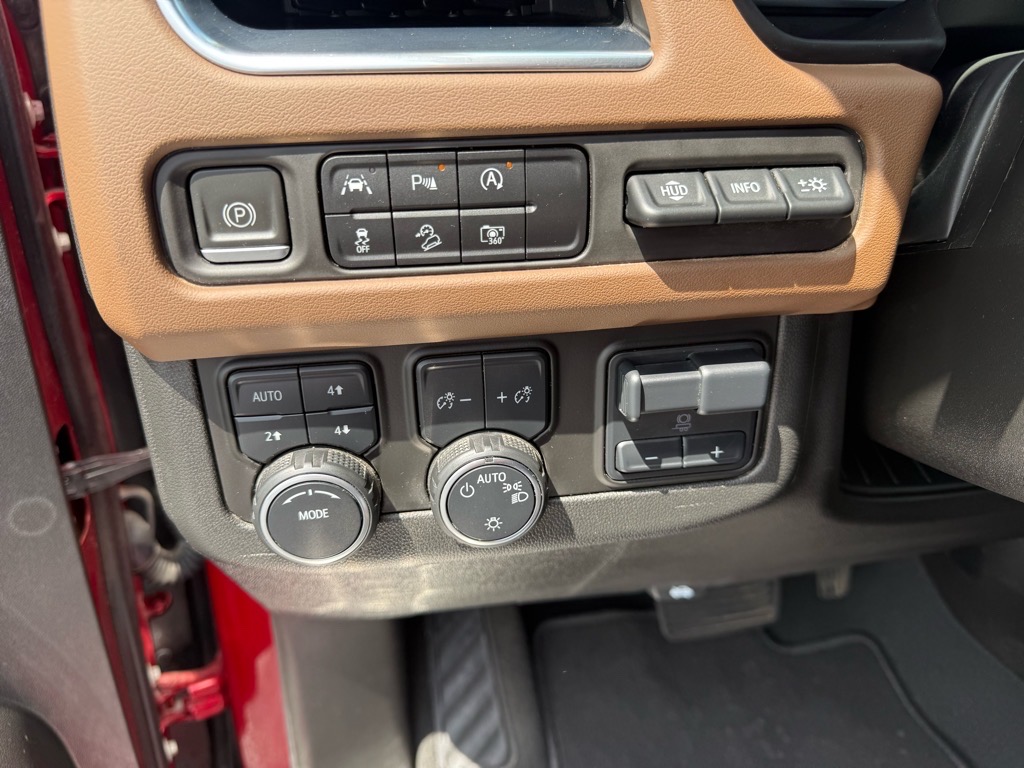 2023 Chevrolet Suburban High Country photo 18