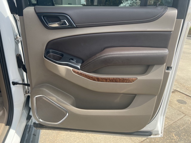 2016 Chevrolet Suburban LTZ photo 36