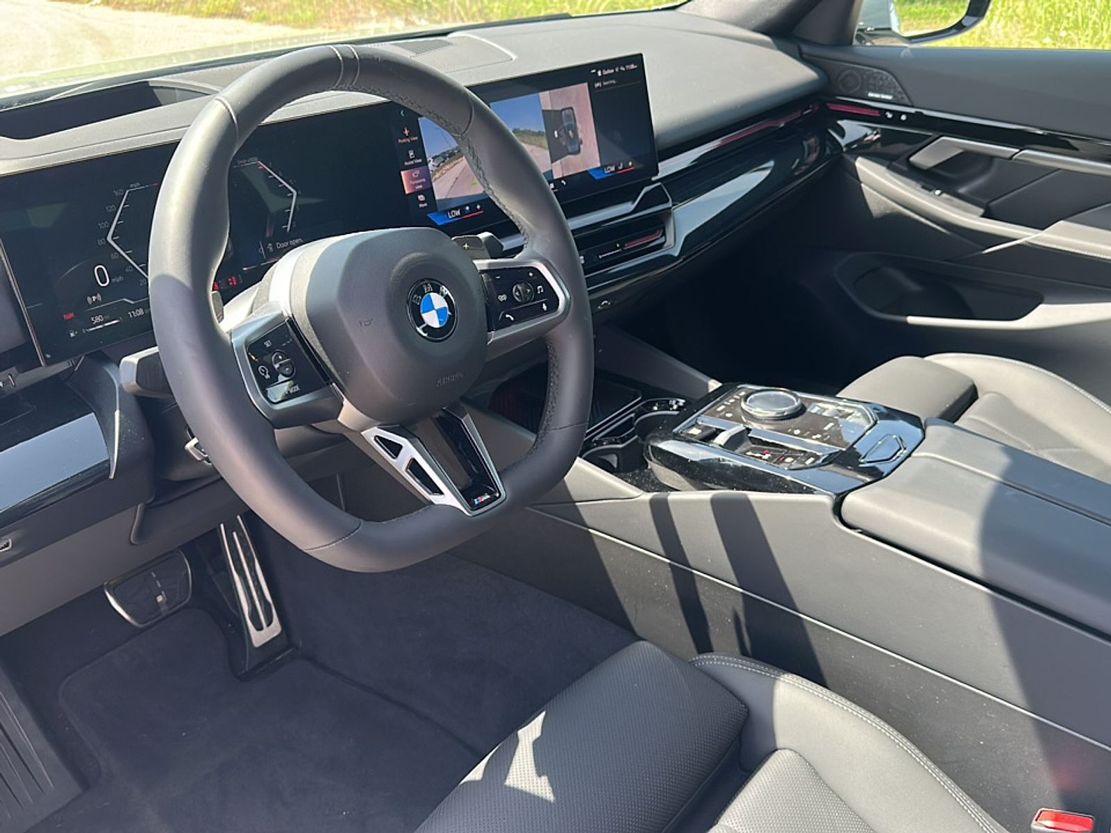 New 2025 Brooklyn Grey Metallic BMW i image 7