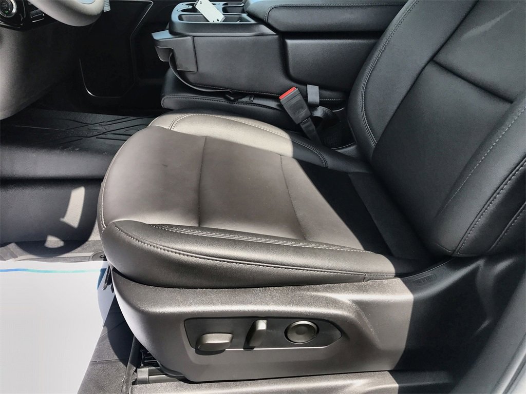 2025 Chevrolet Silverado 1500 LT photo 12
