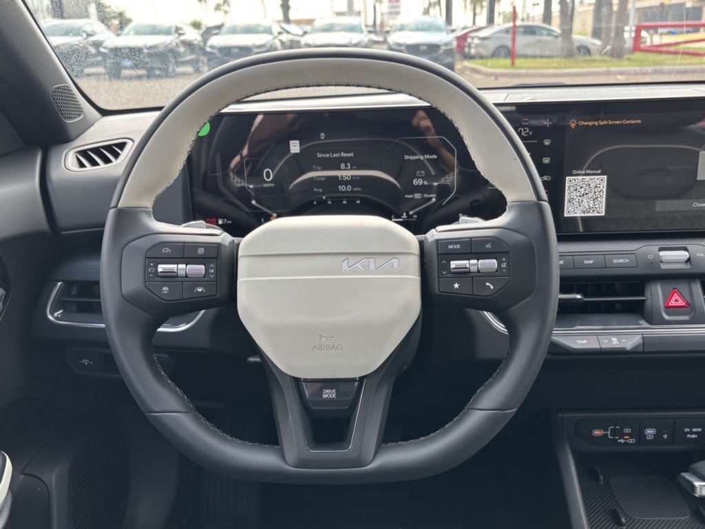 2025 Kia K4 GT-Line photo 7