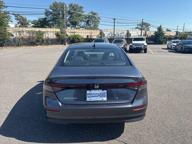 2025 Honda Accord SE photo 2