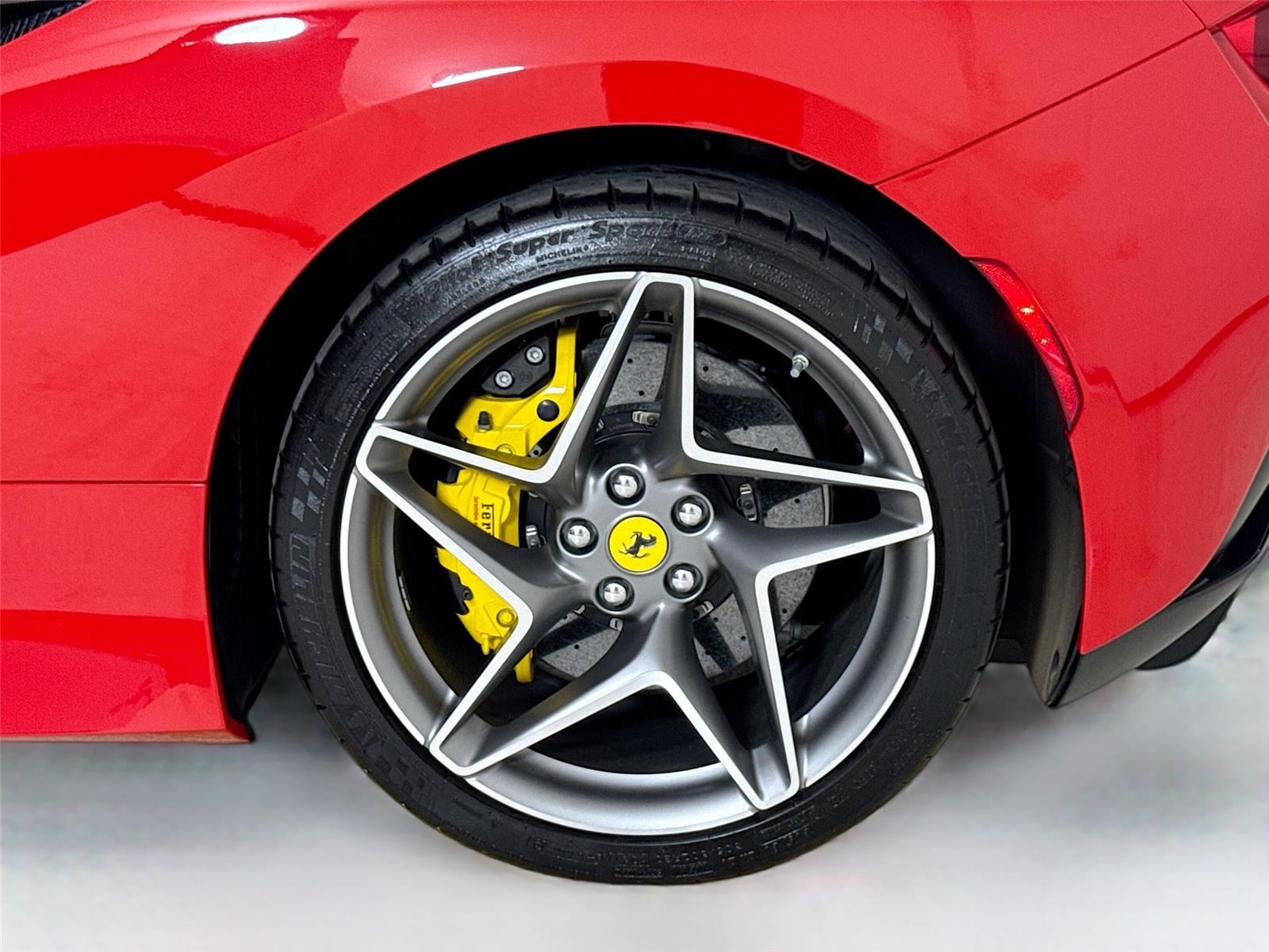 2022 Ferrari F8 Spider photo 32
