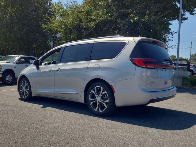 2026 Chrysler Pacifica Pinnacle photo 2