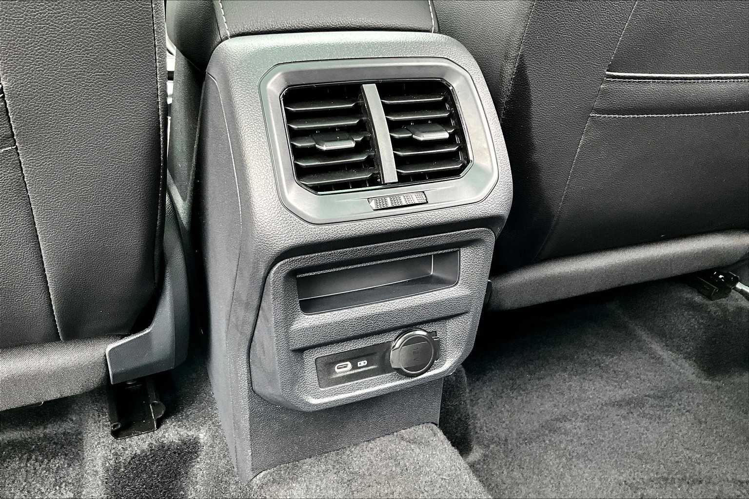 2024 Volkswagen Tiguan SE R-Line Black photo 28