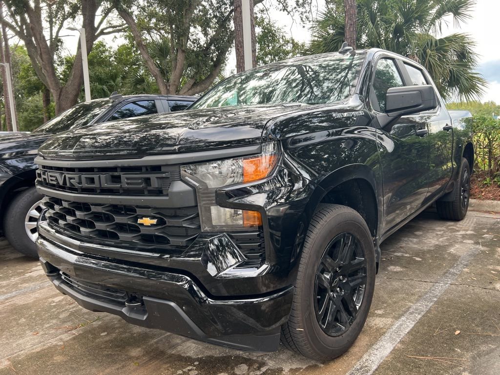 2024 Chevrolet Silverado 1500 Custom photo 3