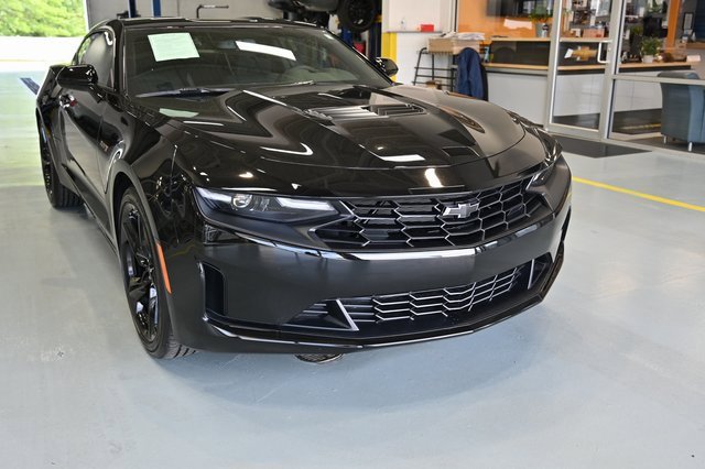 2024 Chevrolet Camaro LT1 photo 4