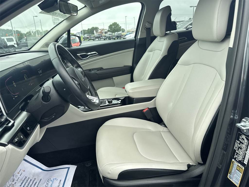 2024 Kia Sportage EX photo 17