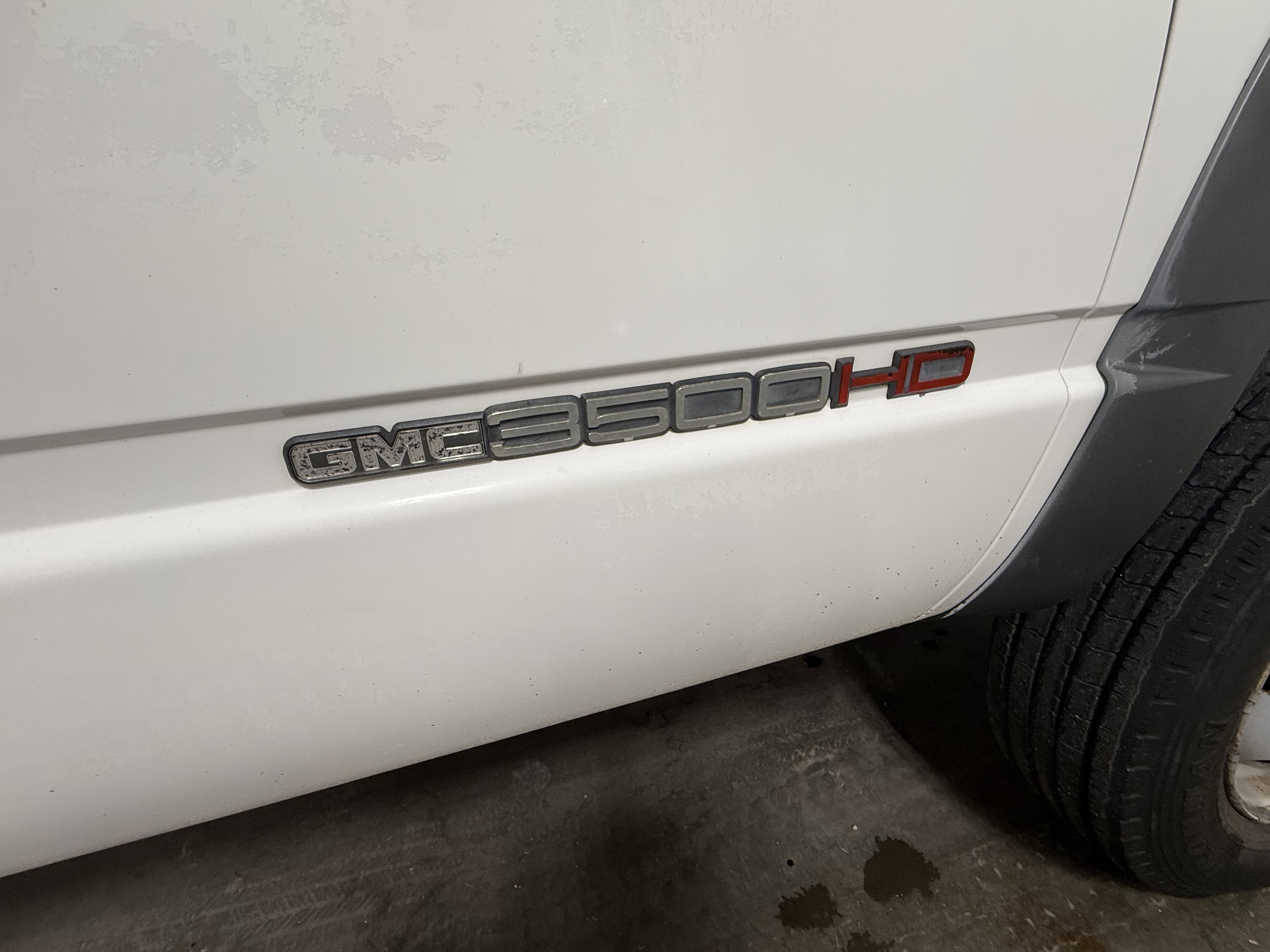 1999 Gmc Sierra 3500 HD photo 4