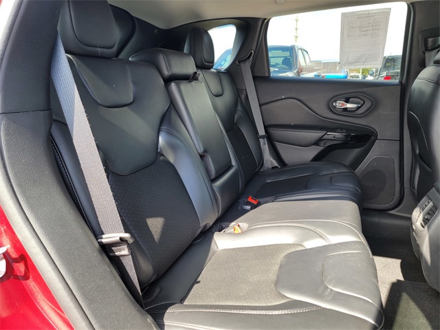2020 Jeep Cherokee Altitude photo 18