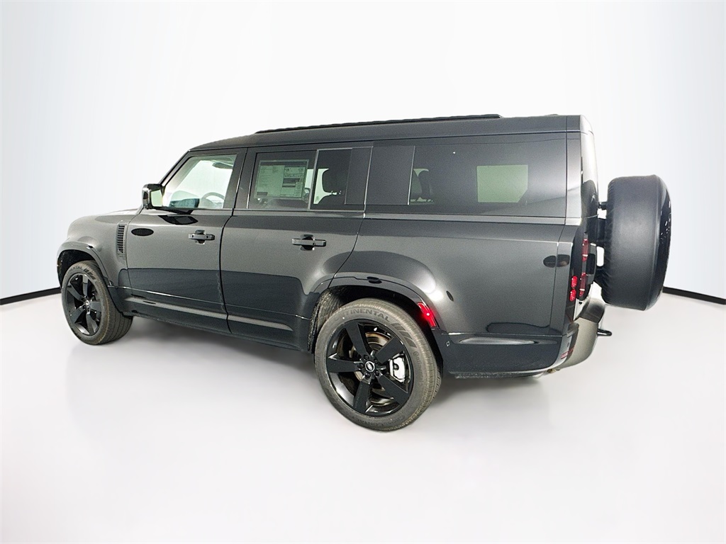 2025 Land Rover Defender 130 X-Dynamic SE photo 7