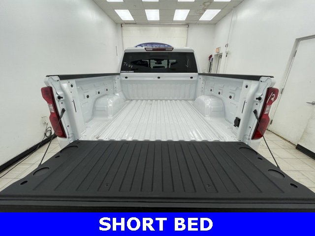 2025 Chevrolet Silverado 1500 LT photo 12
