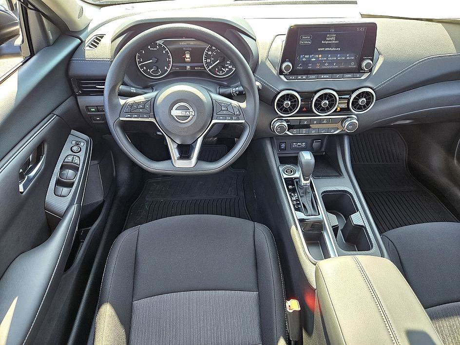2025 Nissan Sentra SV photo 9