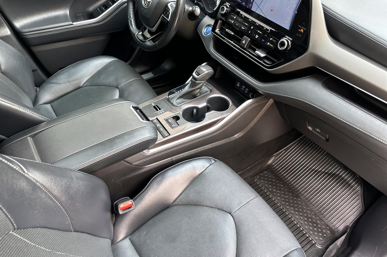 2022 Toyota Highlander Hybrid Limited photo 15