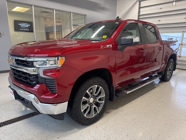 2024 Chevrolet Silverado 1500 LT photo 4
