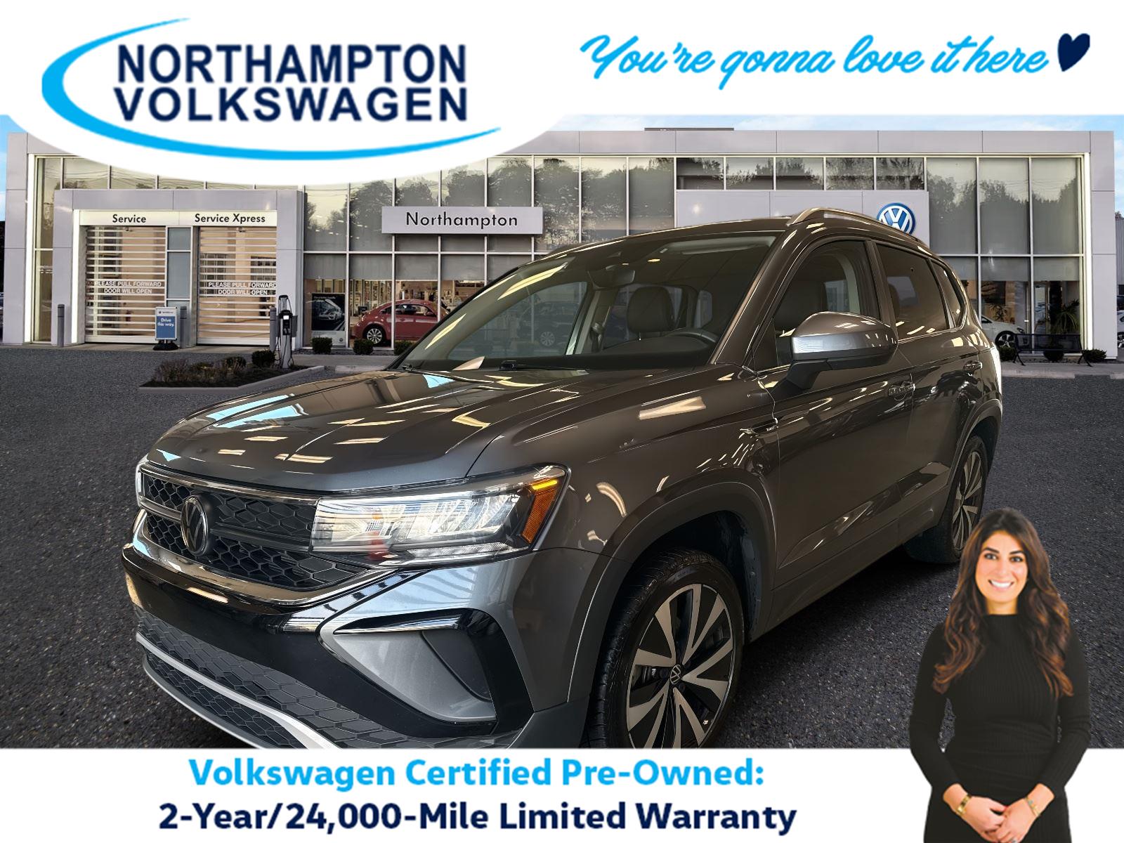 2024 Volkswagen Taos SE's photo