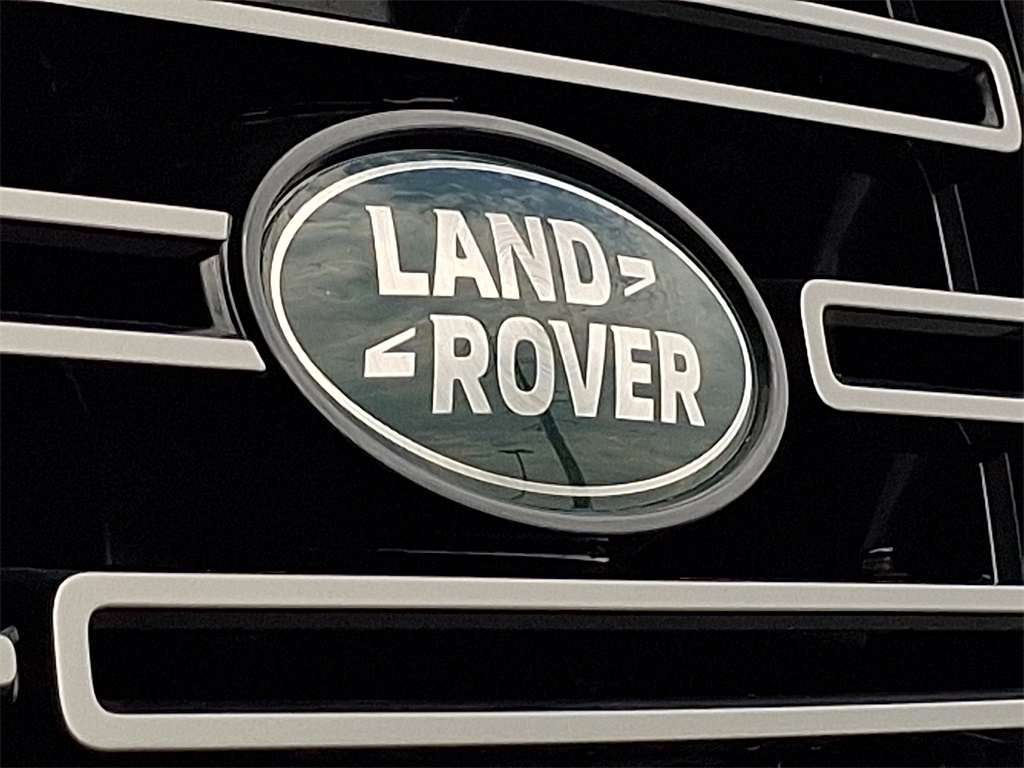 2025 Land Rover Range Rover SE photo 15