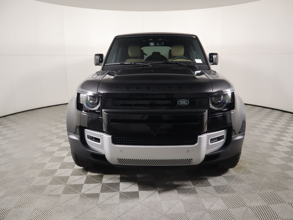 2025 Land Rover Defender 110 S photo 2