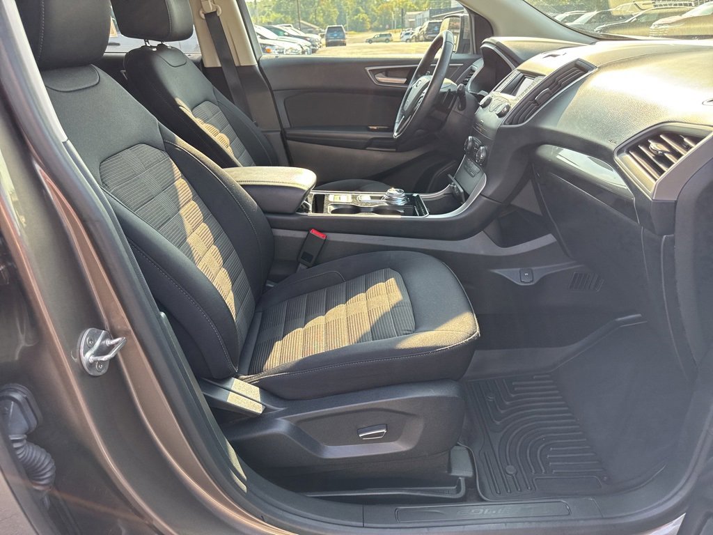 2019 Ford Edge SEL photo 11