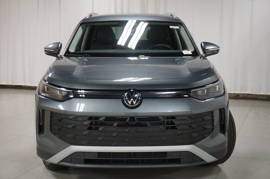 2025 Volkswagen Tiguan SE photo 4