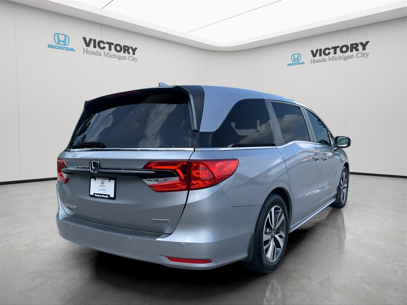 2023 Honda Odyssey Touring photo 5