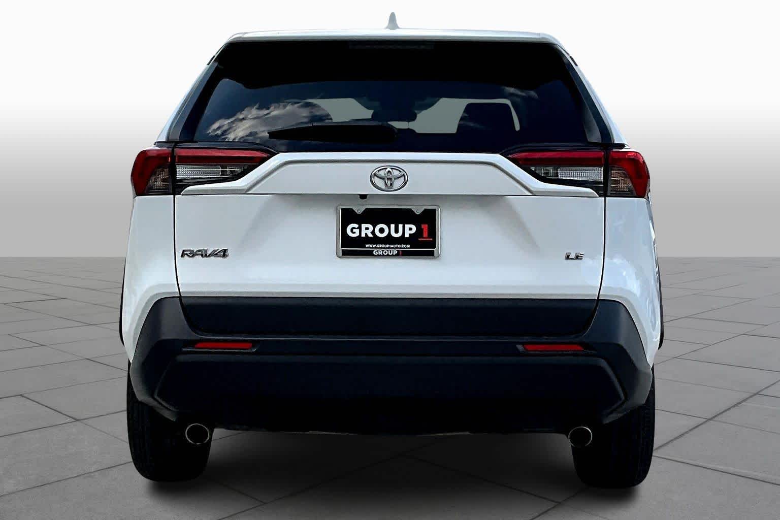 2024 Toyota RAV4 LE photo 4